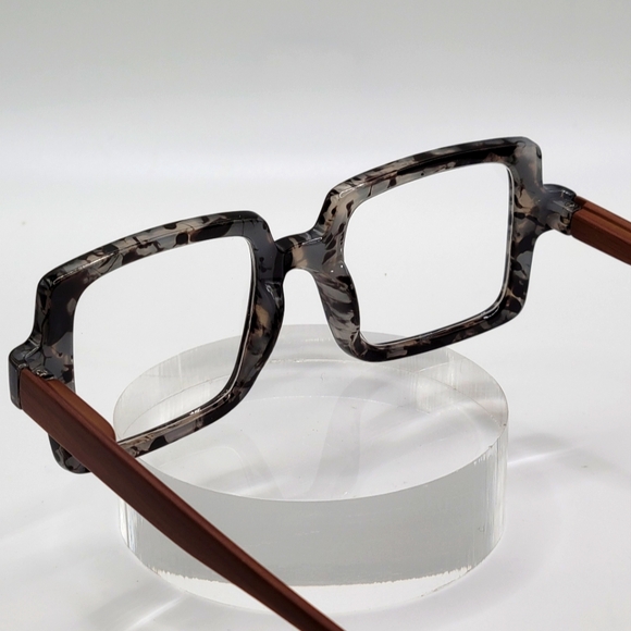 Studio Square (reader) - Picture 2 of 4